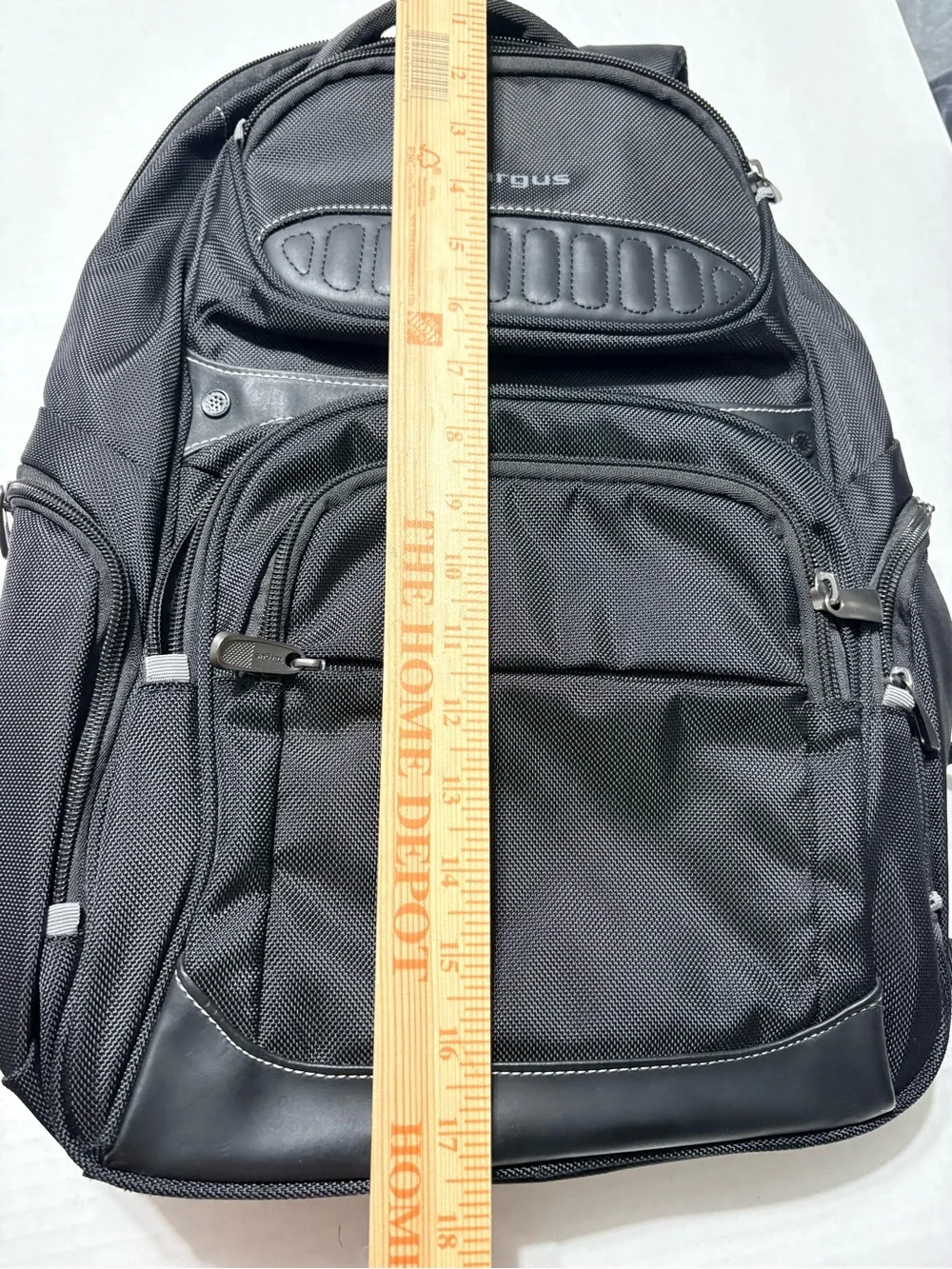 Targus Legend Black Backpack Several Pockets Padded Back Adj Straps Trolly Strap